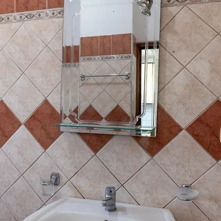 Ylli Gjika Guest house