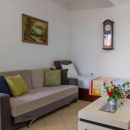 Ylli Gjika Guest house